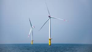 Offshore-Windpark mit zwei Windmühlen in der Nordsee